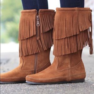 Minnetonka double-layer suede fringe boots